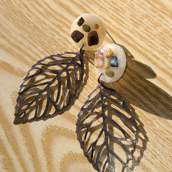 Boho Metal Feather Earrings - Picture 9 of 9